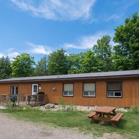Madawaska Lodge-Cottage מראה חיצוני תמונה