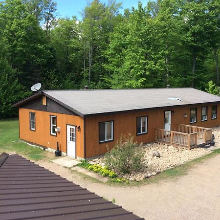Madawaska Lodge-Cottage מראה חיצוני תמונה