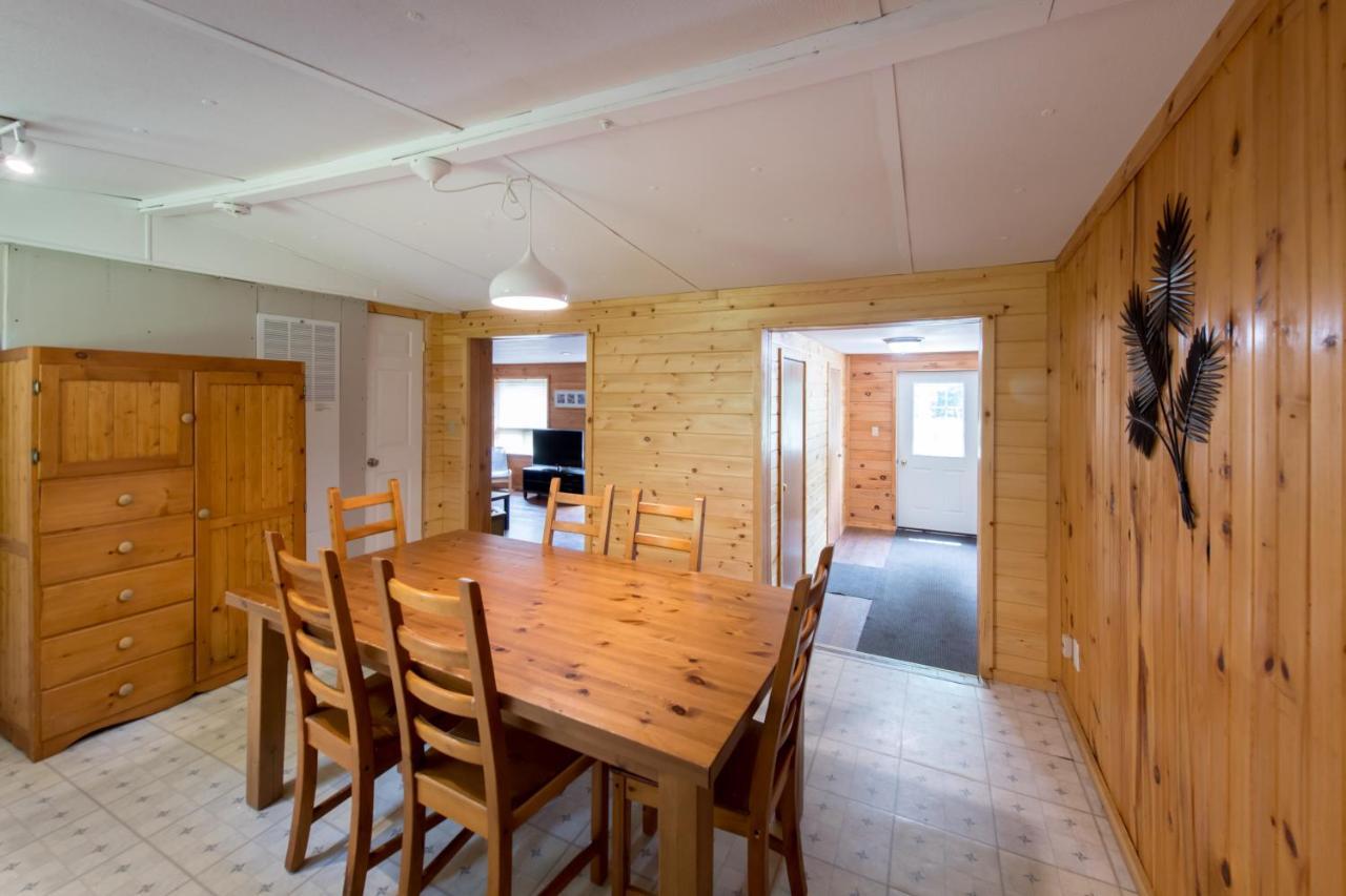 Madawaska Lodge-Cottage מראה חיצוני תמונה