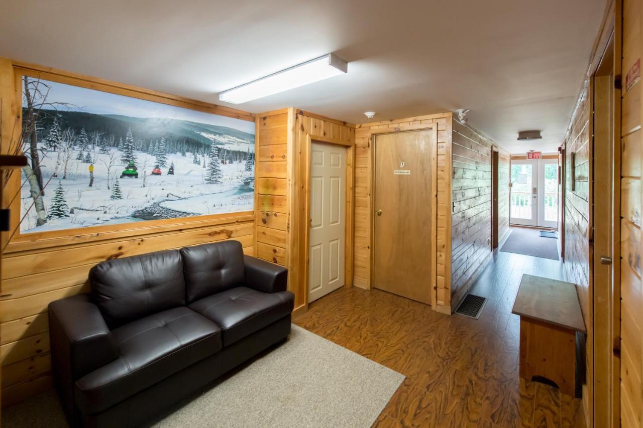Madawaska Lodge-Cottage מראה חיצוני תמונה