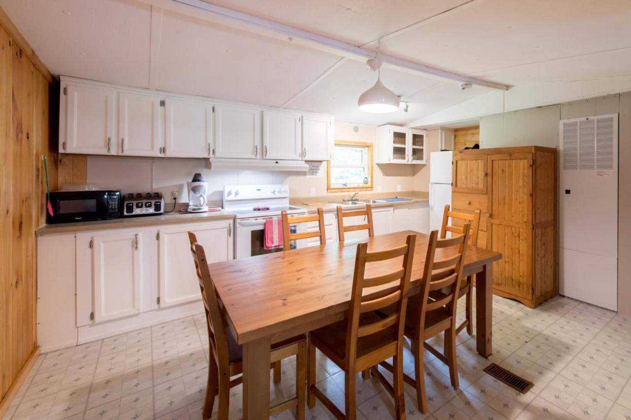 Madawaska Lodge-Cottage מראה חיצוני תמונה