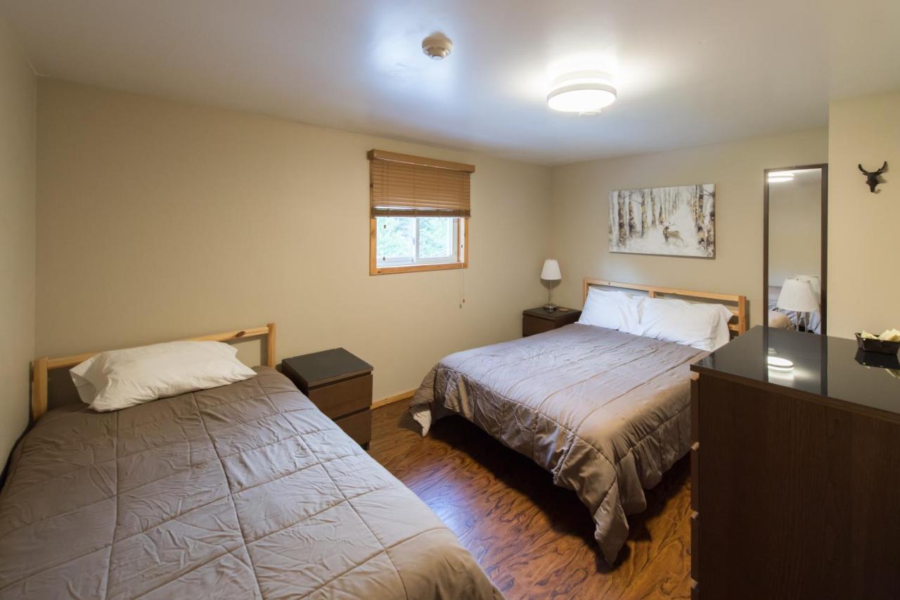 Madawaska Lodge-Cottage מראה חיצוני תמונה