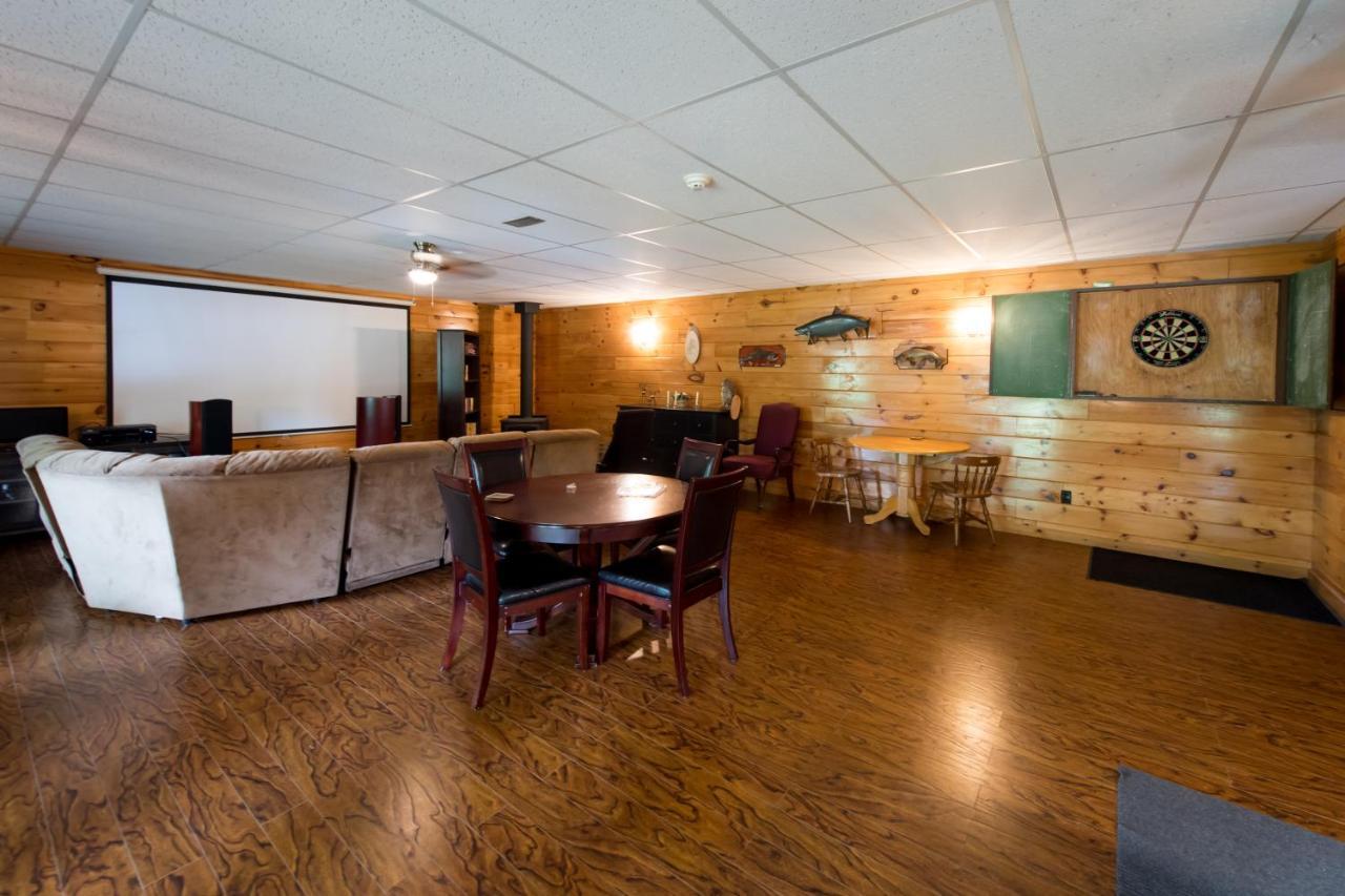 Madawaska Lodge-Cottage מראה חיצוני תמונה