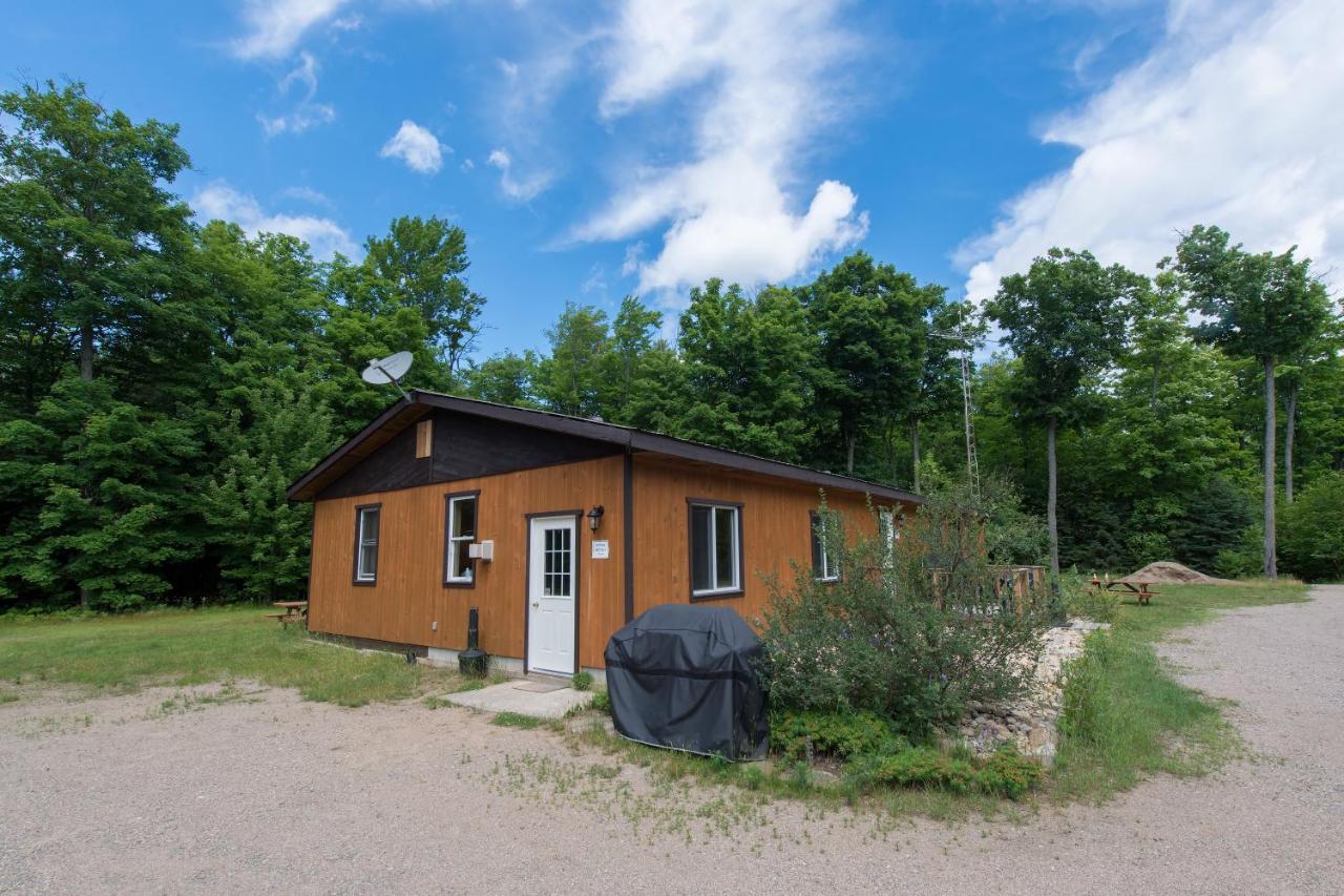 Madawaska Lodge-Cottage מראה חיצוני תמונה