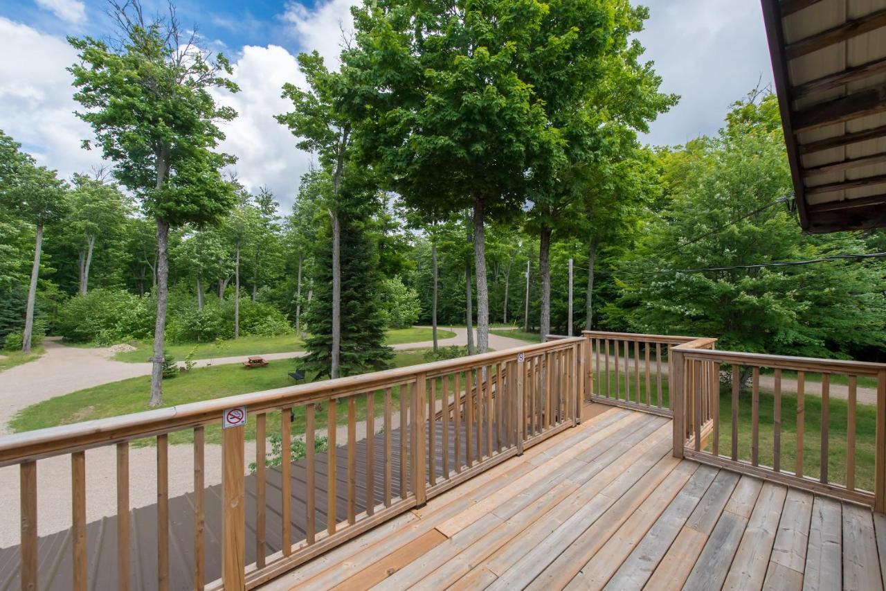 Madawaska Lodge-Cottage מראה חיצוני תמונה