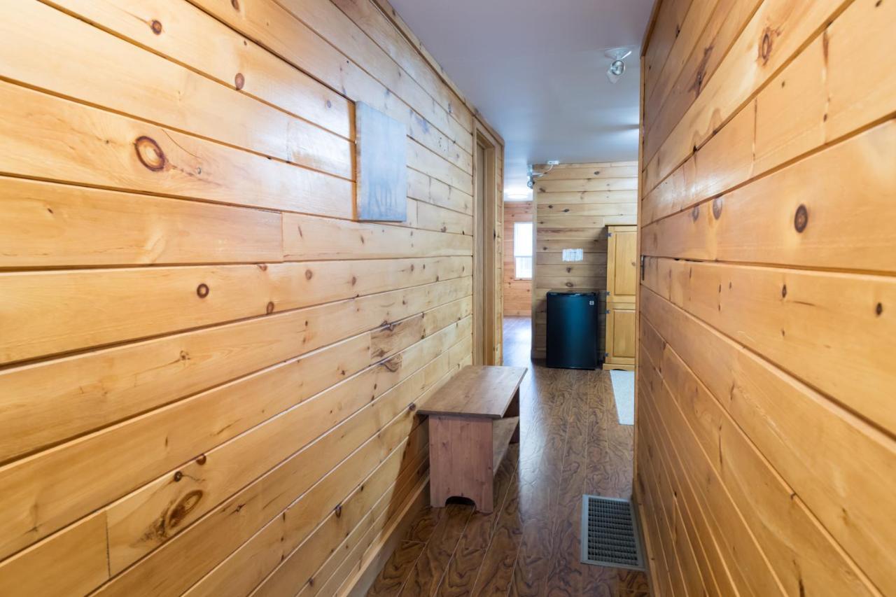 Madawaska Lodge-Cottage מראה חיצוני תמונה