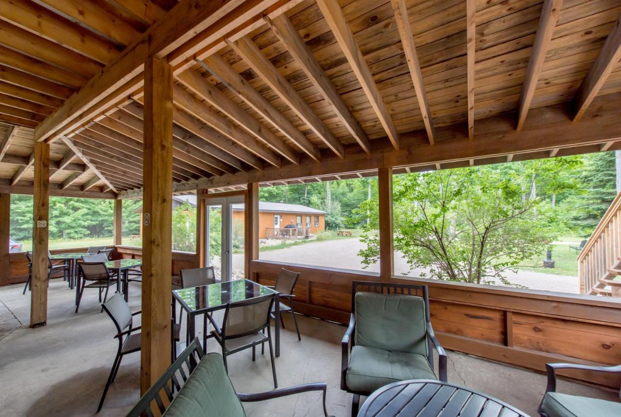 Madawaska Lodge-Cottage מראה חיצוני תמונה