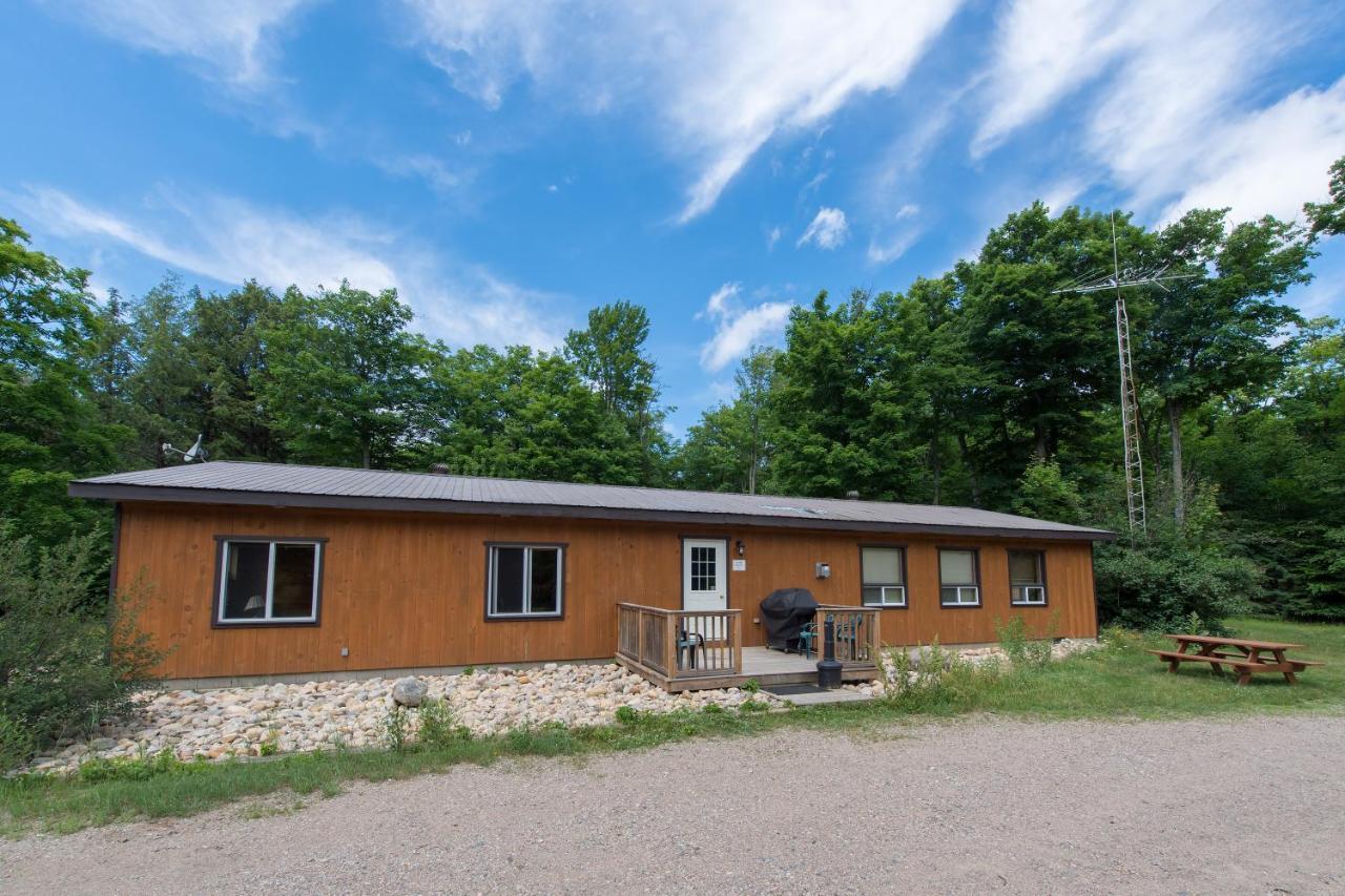 Madawaska Lodge-Cottage מראה חיצוני תמונה